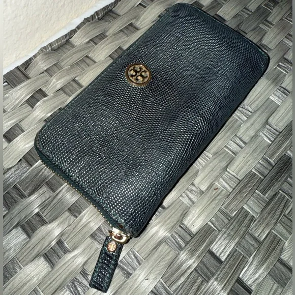 Tory Burch Wallet - Picture 15 of 15